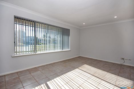 Property photo of 19 Orberry Place Thornlie WA 6108