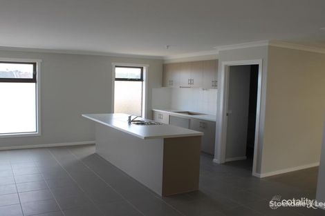 Property photo of 4 Spencer Place Pakenham VIC 3810
