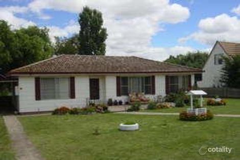 11 Elizabeth Ave, Uralla, NSW 2358