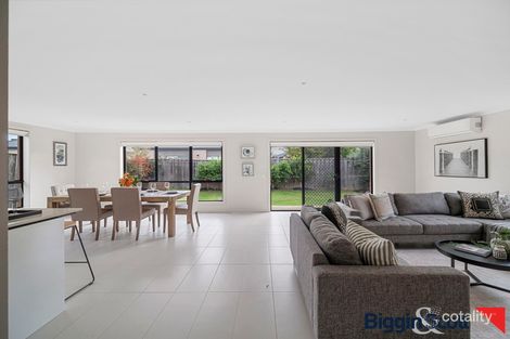 Property photo of 12 Lilyturf Drive Tarneit VIC 3029