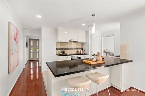 Property photo of 120 Prince Of Wales Avenue Mill Park VIC 3082