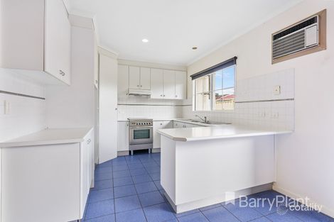 Property photo of 2/30 Edgar Street Werribee VIC 3030