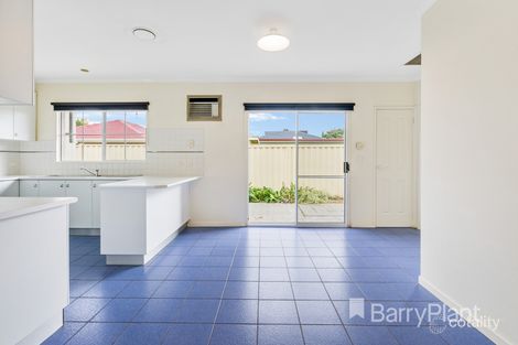 Property photo of 2/30 Edgar Street Werribee VIC 3030