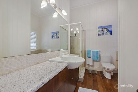 Property photo of 28 Stratton Terrace Wynnum QLD 4178