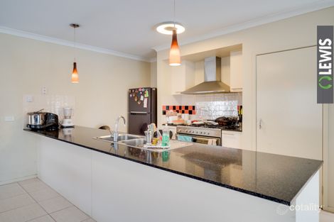 Property photo of 31 Songbird Crescent South Morang VIC 3752