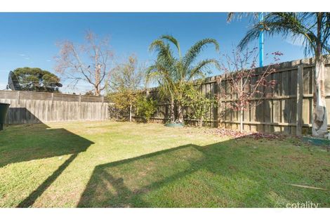 Property photo of 23 Fernwren Place Carrum Downs VIC 3201