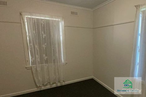 42 Margaret St, Moe, VIC 3825