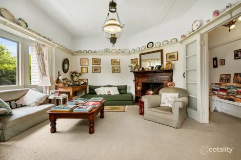 Property photo of 35 Bridge Street Mount Lofty QLD 4350