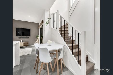 Property photo of 2 Harricks Crescent Attwood VIC 3049