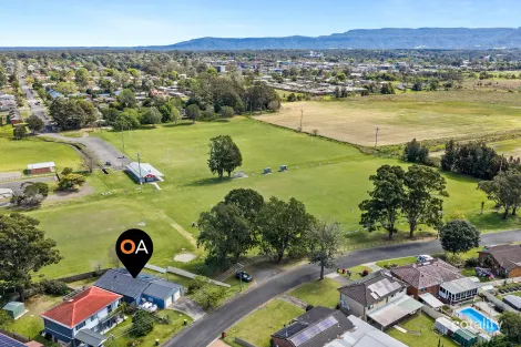 11 Amalfi Cres, Nowra, NSW 2541