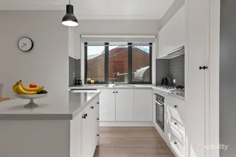 Property photo of 1/32 Hull Road Croydon VIC 3136