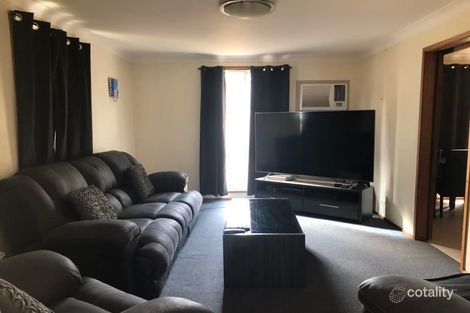 Property photo of 4 Jessica Place Rosemeadow NSW 2560