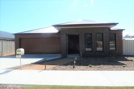 19 Mcdougall Gr, Wodonga, VIC 3690