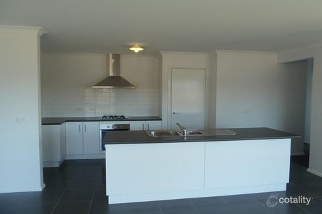 Property photo of 19 McDougall Grove Wodonga VIC 3690