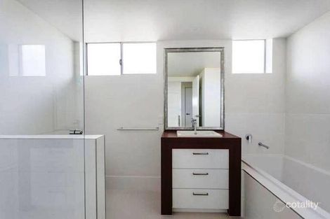 Property photo of 4/65 Ronald Street Wynnum QLD 4178