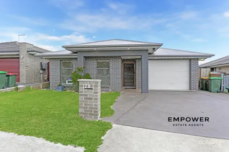 70 Crowley Bvd, Claymore, NSW 2559