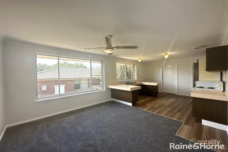 Property photo of 22 Boronia Crescent Orange NSW 2800