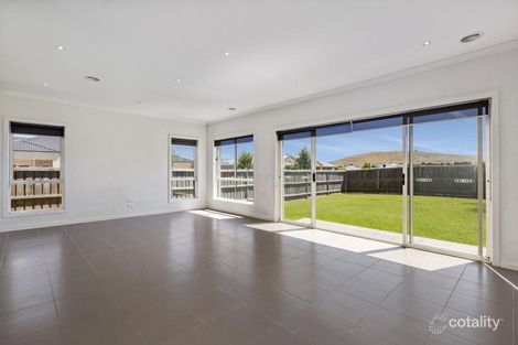 Property photo of 54 Wallara Waters Boulevard Wallan VIC 3756