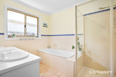 17 Knox Ct, Altona Meadows, VIC 3028