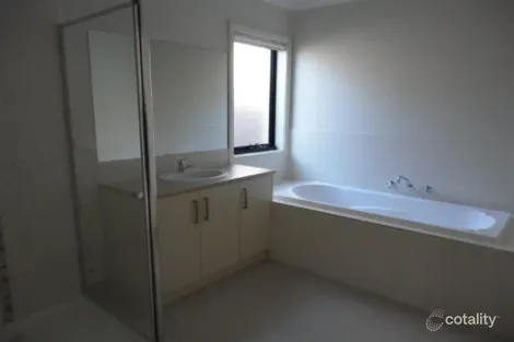 Property photo of 12 Fieldstone Way Brookfield VIC 3338