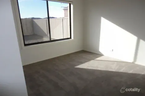 Property photo of 12 Fieldstone Way Brookfield VIC 3338