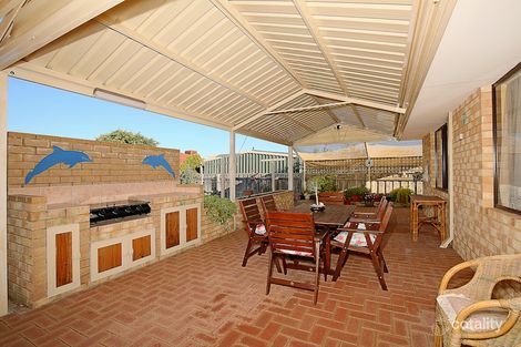 Property photo of 18 Daydream Plaza Halls Head WA 6210