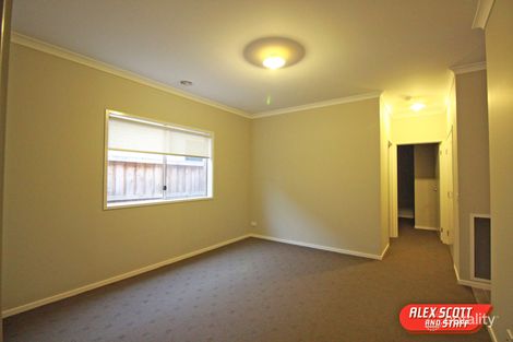 Property photo of 11 Anfield Court Officer VIC 3809