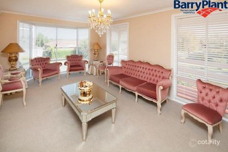 Property photo of 10 Edward Freeth Drive Endeavour Hills VIC 3802