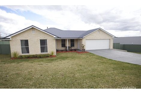 Property photo of 60 Ilumba Way Kelso NSW 2795