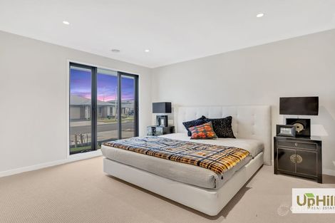 Property photo of 33 Wattle Crescent Beaconsfield VIC 3807