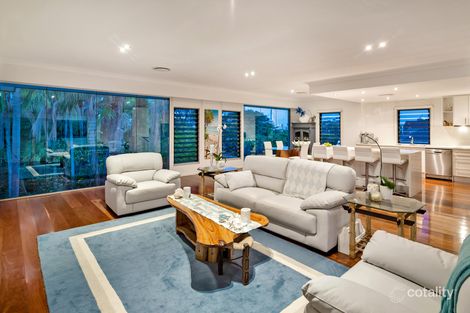 2/4 Petersen Ave, Southport, QLD 4215