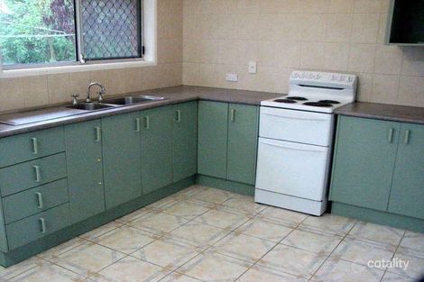 100 Waratah Dr, Crestmead, QLD 4132