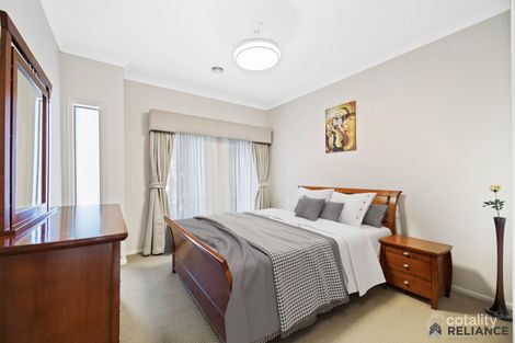 Property photo of 15 Peasholm Corner Craigieburn VIC 3064