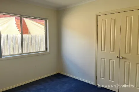 Property photo of 26 Ruby Place Werribee VIC 3030