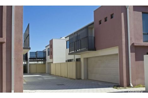 Property photo of 2/52 Spinnaker Heights Yangebup WA 6164