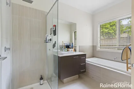 Property photo of 9 Avonmore Way Weir Views VIC 3338