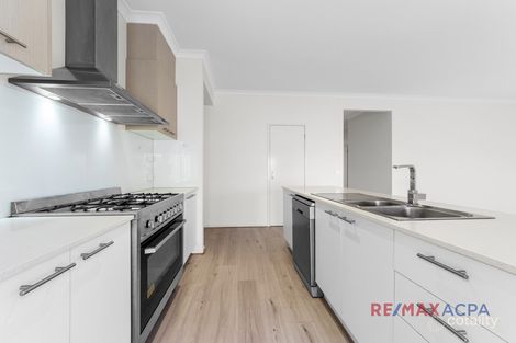 Property photo of 44 Merryfield Circuit Williams Landing VIC 3027