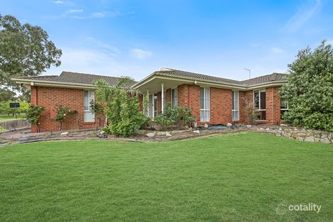 Property photo of 28 Regent Close Berwick VIC 3806