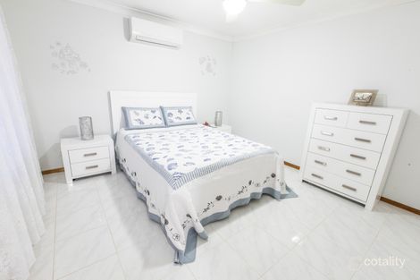 Property photo of 2/17 Floribunda Close Warabrook NSW 2304