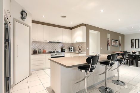Property photo of 94 Fairholme Boulevard Berwick VIC 3806