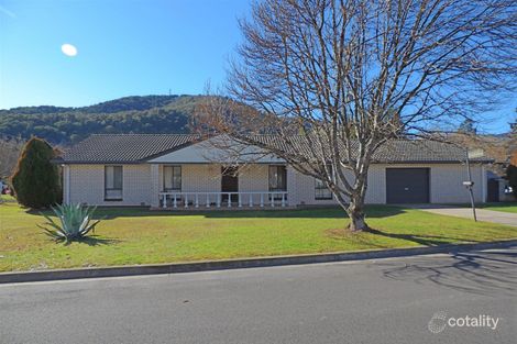 Property photo of 4 Claret Court Bright VIC 3741