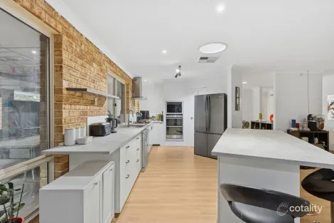 Property photo of 2 Summit Grove Swan View WA 6056