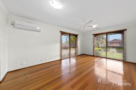 Property photo of 4 Selsey Court St Albans VIC 3021