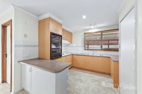 Property photo of 4 Selsey Court St Albans VIC 3021