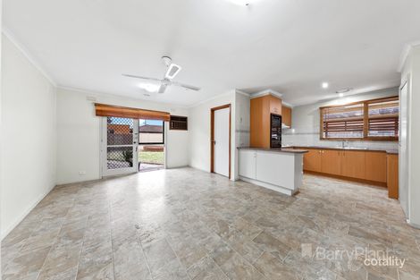 Property photo of 4 Selsey Court St Albans VIC 3021