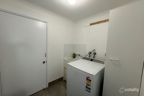 Property photo of 8 Blenheim Crescent Yamanto QLD 4305
