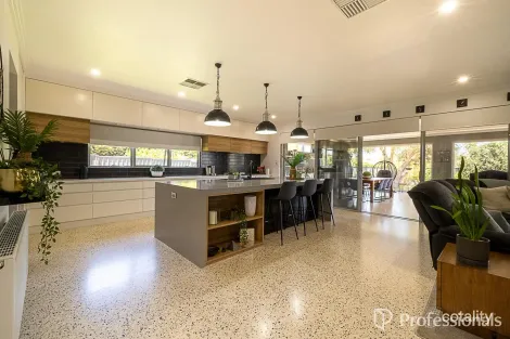 Property photo of 25 Orangedale Road Lesmurdie WA 6076