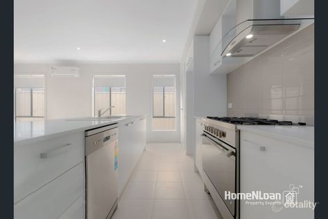 Property photo of 9 Langshan Road Clyde North VIC 3978