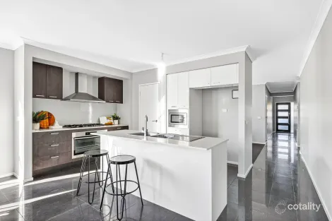 Property photo of 166 Warralily Boulevard Armstrong Creek VIC 3217