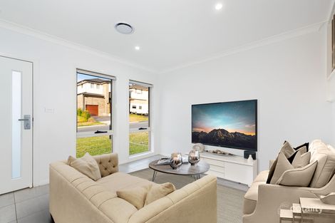 Property photo of 48 Orlagh Circuit Grantham Farm NSW 2765